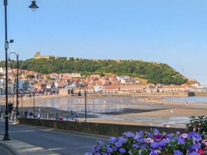 Beach - Picadore, Scarborough (Scarborough)