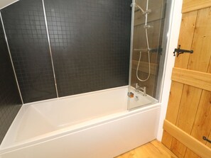 Shower - FELL GATE FARM: Damson Barn Retreat (Carnforth)