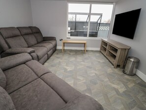 Living area - Seaview House, Llanfairfechan (Llanfairfechan)