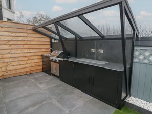 Terrace/patio - Seaview House, Llanfairfechan (Llanfairfechan)