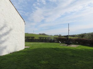 Property grounds - Marr Cottage, Thornhill (Thornhill)