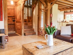 Interior - Blackbird Cottage, Ottinge. TV (Canterbury)