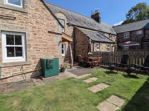 Outdoor dining - Bruno's Bothy, Belford, 2beds. (Belford)
