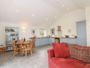 Living area - Curlew near Tilston, Cheshire. (Malpas)
