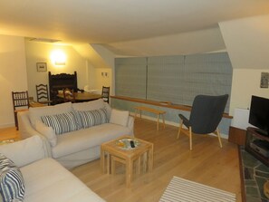 Living area - Quay Cottage, Red Wharf Bay (Pentraeth)