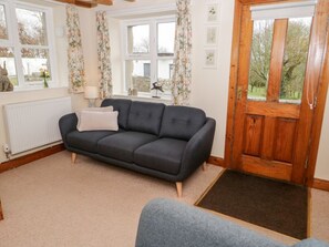 Living area - Charming The Smithy in Dulas (Llannerch-y-Medd)
