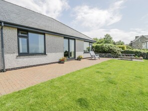 Terrace/patio - Bryn Coch Bach, Dyffryn Ardudwy (Dyffryn Ardudwy)