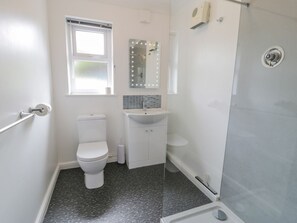 Shower - Bryn Coch Bach, Dyffryn Ardudwy (Dyffryn Ardudwy)