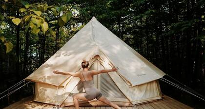 Boutique Glamping Romance: Stylish Bell Tent Getaway in Ontario's Hidden Gem