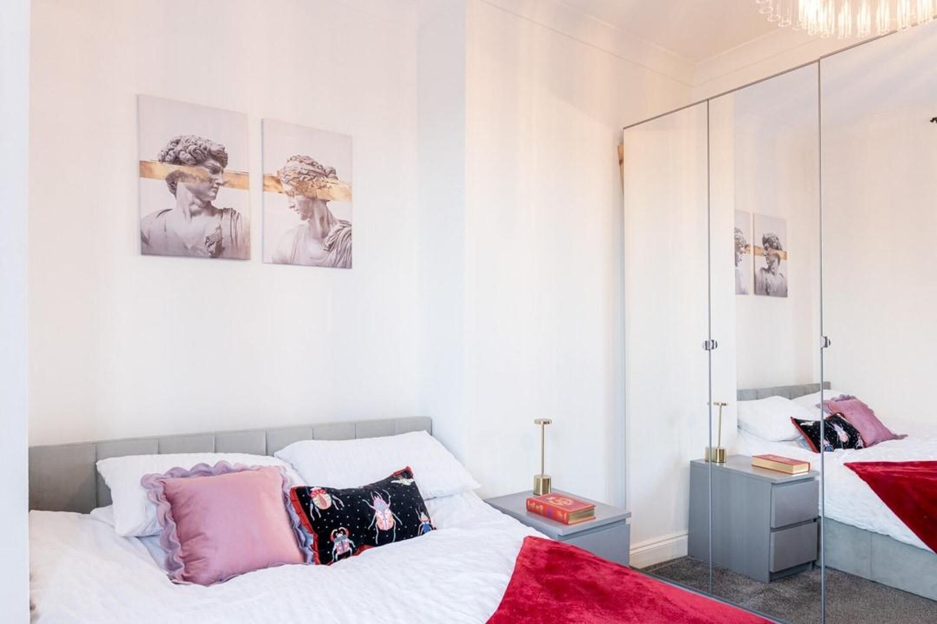 3 bedrooms, iron/ironing board, free WiFi, bed sheets