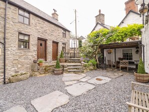 Terrace/patio - The Druids, Corwen in N. Wales (Corwen)