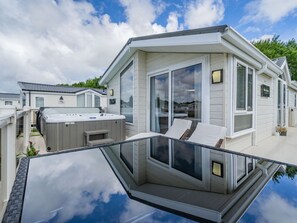 Terrace/patio - Links Lodge, Flookburgh (Grange-Over-Sands)