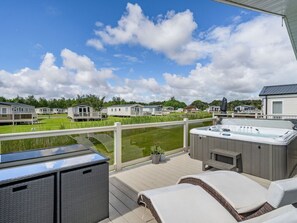Terrace/patio - Links Lodge, Flookburgh (Grange-Over-Sands)