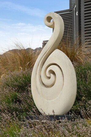 Exterior detail - Studio Pounamu Horizon | Central · Free Parking (Queenstown)
