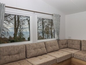 Living area - 6 Manor Park Bucks Cross 3-bed (Bideford)