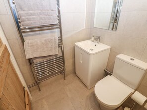 Shower - Swinhope View, Hexham (Hexham)
