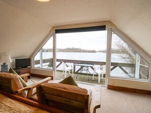 Living area - Cygnus Boathouse, South Walsham (Norwich)