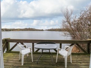 Outdoor dining - Cygnus Boathouse, South Walsham (Norwich)