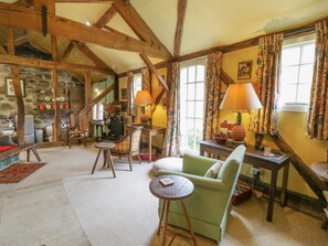Interior - DOLGENAU HIR, all ground floor, near Trefeglwys (Caersws)