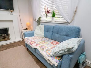 Living area - 1 Johnson's Yard, Guisborough. (Guisborough)
