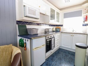 Private kitchen - Chalet 156: Cozy Retreat in Hemsby (United Kingdom)