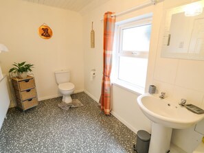 Shower - Shaws Hill Farmhouse, Kells, County Antrim (Ballymena)