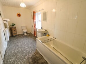Shower - Shaws Hill Farmhouse, Kells, County Antrim (Ballymena)