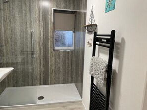 Shower - Seagull Cottage, Trearddur Bay (Holyhead)