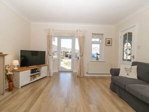 Living area - Seagull Cottage, Trearddur Bay (Holyhead)
