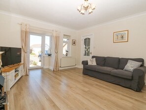 Living area - Seagull Cottage, Trearddur Bay (Holyhead)
