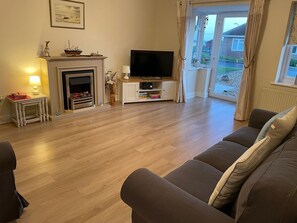 Living area - Seagull Cottage, Trearddur Bay (Holyhead)
