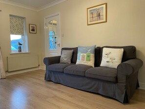 Living area - Seagull Cottage, Trearddur Bay (Holyhead)