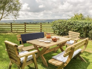 Outdoor dining - Westonby Lodge, Lealholm (Whitby)
