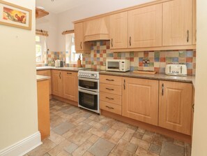 Dishwasher - Red Squirrel Cottage, 5 Biddlestone, Rothbury (Morpeth)