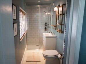 Shower - Newstead Farmhouse near Lewes. (Lewes)