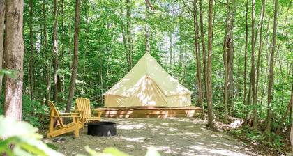 Romantic Glamping Retreat: Pretty Bell Tent near Tobermory, Canada