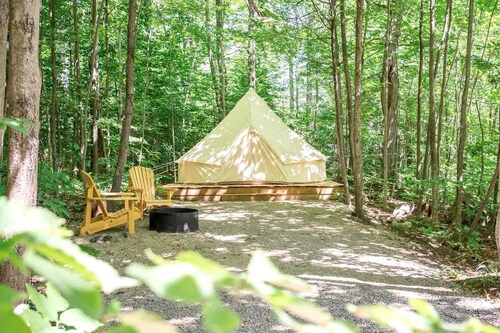 Romantic Glamping Retreat: Pretty Bell Tent near Tobermory, Canada