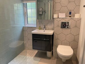 Shower - Rocklea Seaside Cottage, Newcastle, County Down (Newcastle)