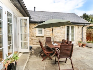 Outdoor dining - The Wash House, Bembridge (Bembridge)