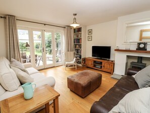 Fireplace - The Wash House, Bembridge (Bembridge)