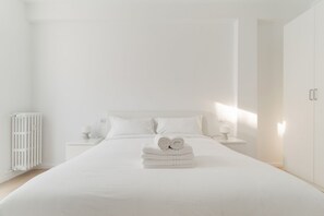 Iron/ironing board - GuestHost - Cozy 72m2 apartment, ideal for 4 people, located on the third floor of a building without a lift.The accommodation is located in the Forlanini district, a quiet residential area well equipped with the main services and well connected thanks t (Milan)