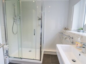 Shower - Cumbrae View: Spacious 2 Bed (Largs)