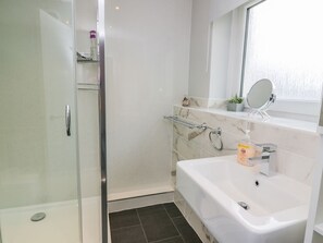Shower - Cumbrae View: Spacious 2 Bed (Largs)