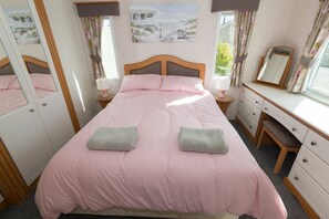 Room - The Lodge, Rhosybol, Anglesey (Amlwch)