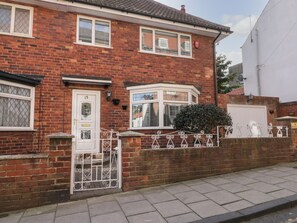 Exterior - Sally's Berth, Scarborough (Scarborough)