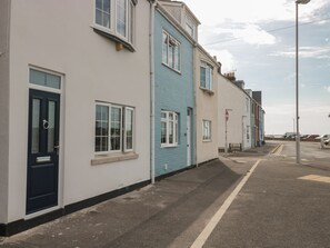 Exterior - Quay Cottage, in Poole, Dorset. (Poole)