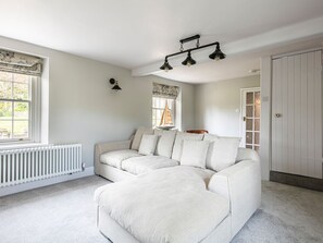 Fireplace - The Belle,Bakewell,Derbyshire (Bakewell)