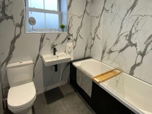 Shower - Charming 8 Bridge Street Home (Cockermouth)