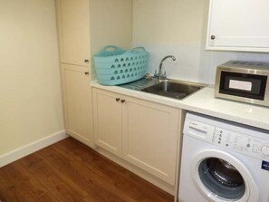 Private kitchen - Vale Barn, Dronfield (Dronfield)