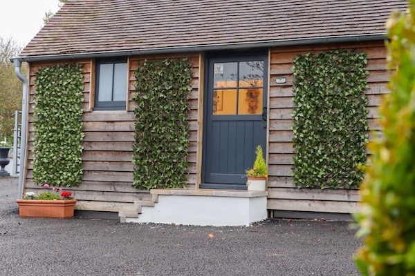 Bee Cottage